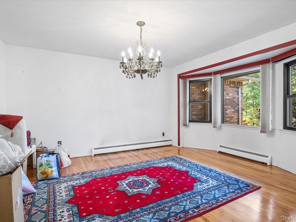 175 Laurel Lane, Laurel Hollow NY 11791