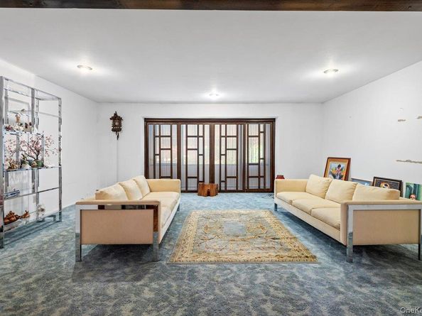 175 Laurel Lane, Laurel Hollow NY 11791