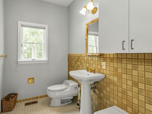 12 Orient Avenue, Northport NY 11768