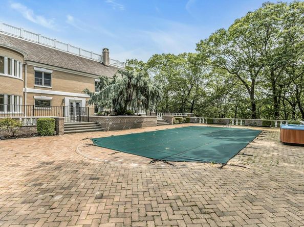 12 Orient Avenue, Northport NY 11768