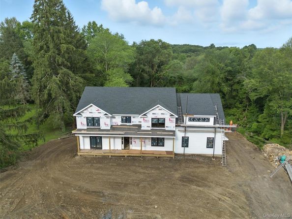 27 Sun Hill Road, Katonah NY 10536