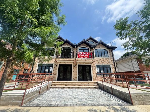 71-39 166 Street, Fresh Meadows NY 11354