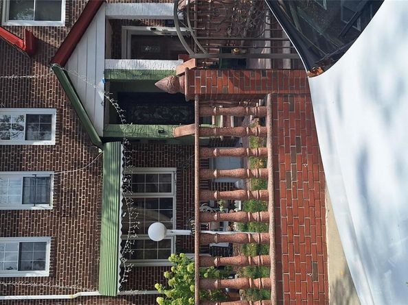 111-39 205 Street, Saint Albans NY 11412
