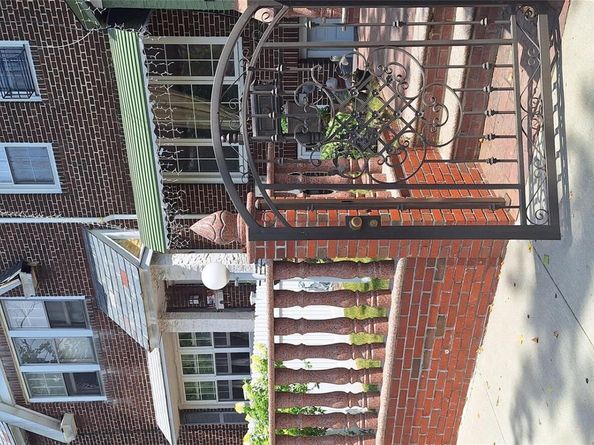 111-39 205 Street, Saint Albans NY 11412