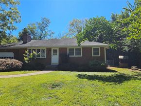 2491 River Road, Calverton NY 11933