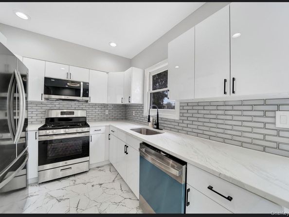 7 E Chestnut Street, Central Islip NY 11722