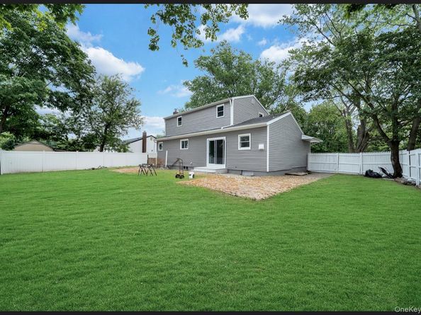 7 E Chestnut Street, Central Islip NY 11722