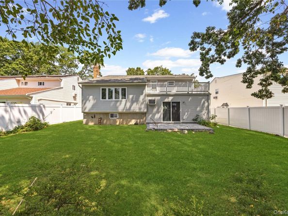 60 Lafayette Street, Huntington NY 11743