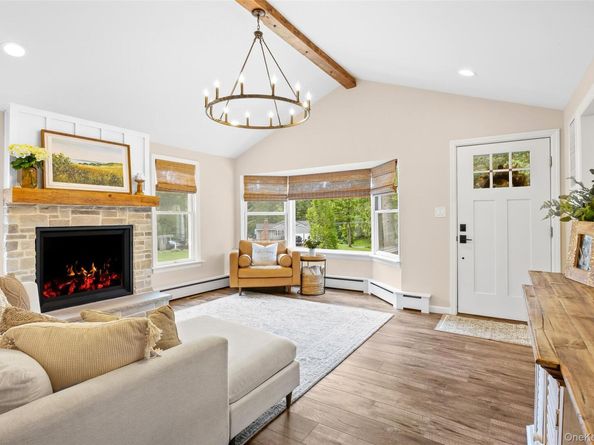 12 Suffolk Down, Shoreham NY 11786