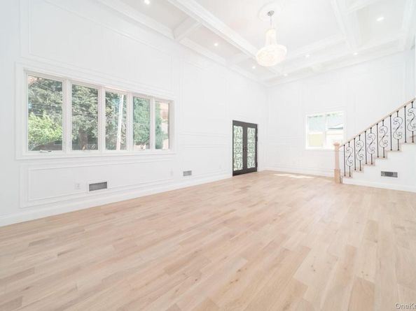 7-24 128 Street, Flushing NY 11356
