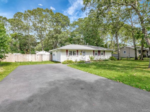 169 Pawnee Avenue, Mastic NY 11950