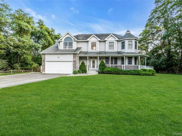 3 Danamarie Lane, East Patchogue NY 11772
