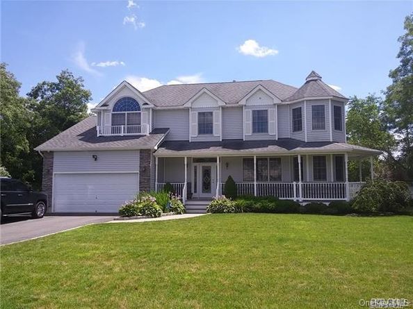 3 Danamarie Lane, East Patchogue NY 11772