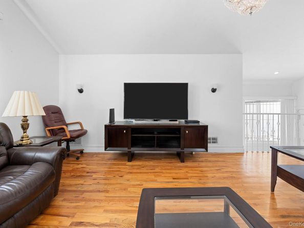 10541 Seaview Avenue, Brooklyn NY 11236