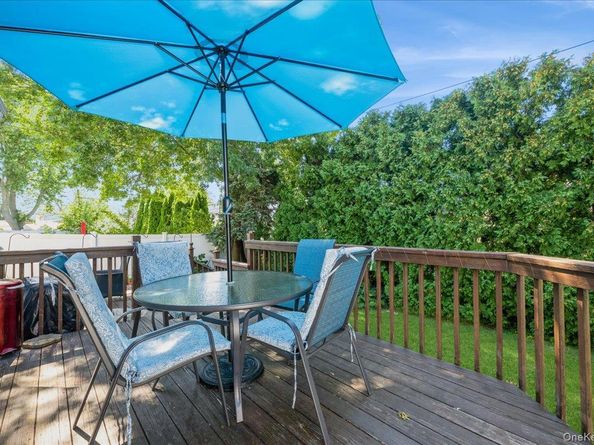 3980 Kingsberry Road, Seaford NY 11783