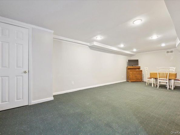3980 Kingsberry Road, Seaford NY 11783