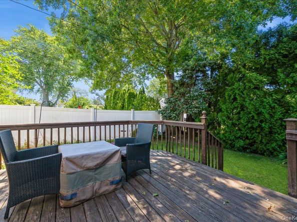 3980 Kingsberry Road, Seaford NY 11783