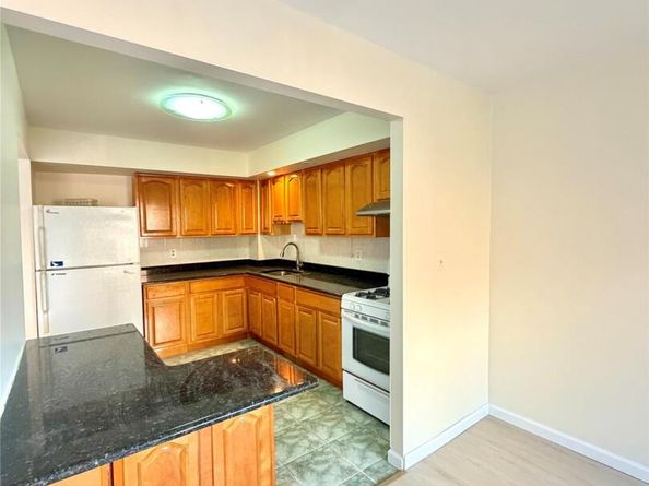 71-34 163rd Street 3, Fresh Meadows NY 11365