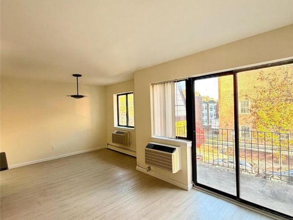 71-34 163rd Street 3, Fresh Meadows NY 11365