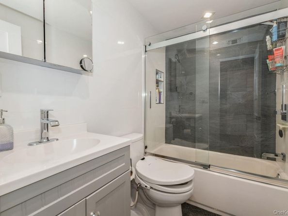 327 Livingston Place, Cedarhurst NY 11516