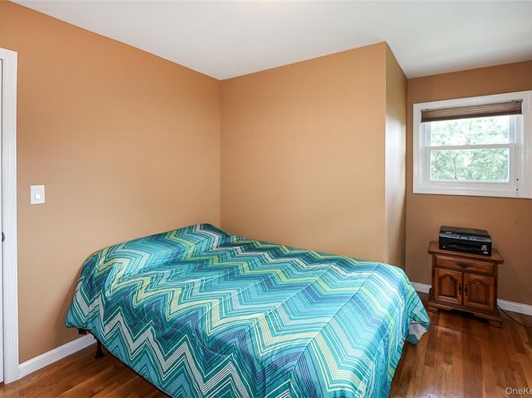 17 2nd Avenue, Locust Valley NY 11560