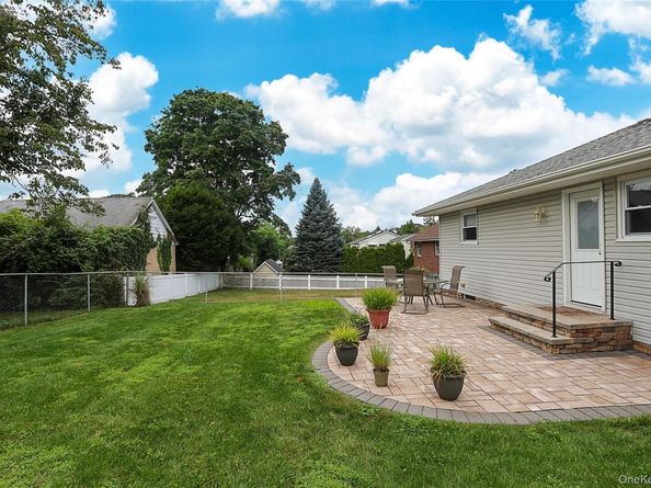 17 2nd Avenue, Locust Valley NY 11560