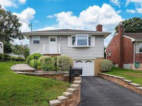 17 2nd Avenue, Locust Valley NY 11560