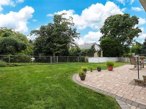 17 2nd Avenue, Locust Valley NY 11560