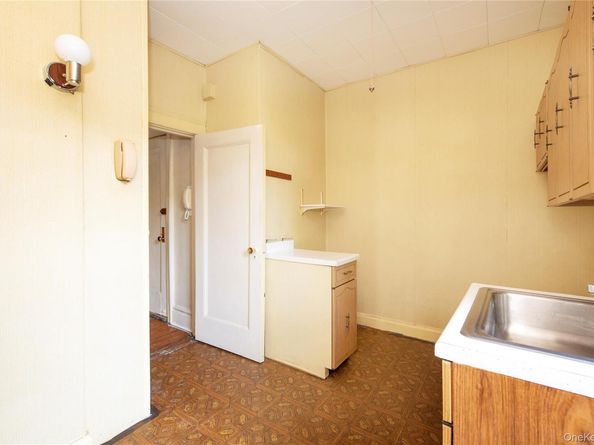 35-46 79 Street 43, Jackson Heights NY 11372