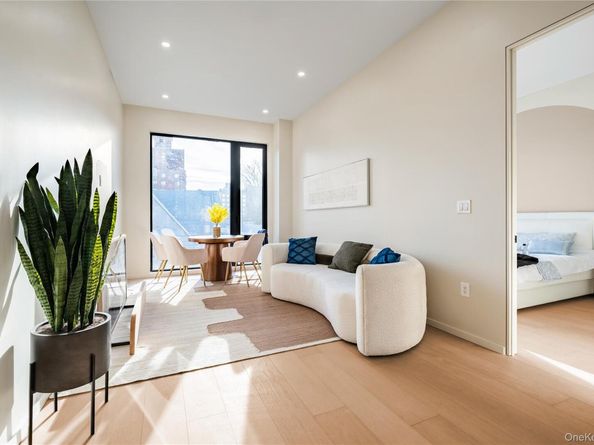 31-16 21st Street 4F, Astoria NY 11106