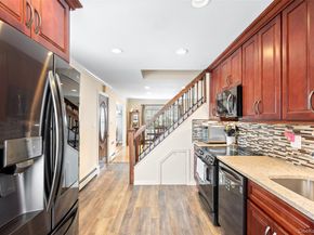21 Peacock Lane, Levittown NY 11756