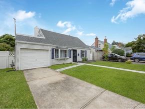 205 S 12th Street, Lindenhurst NY 11757