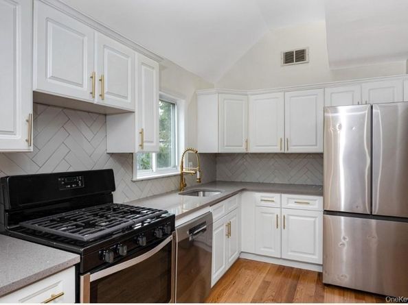 205 S 12th Street, Lindenhurst NY 11757