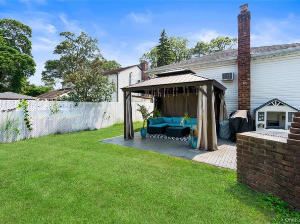 17 Linden Street, Massapequa NY 11758
