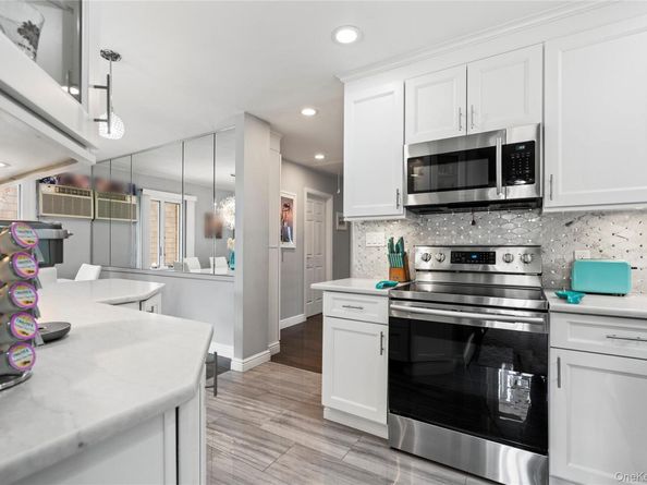 17 Linden Street, Massapequa NY 11758