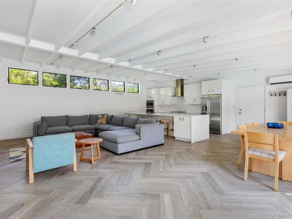 31 laurel Avenue, Seaview NY 11770
