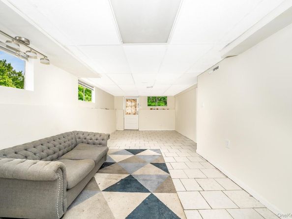 880 Washington Street, Baldwin NY 11510