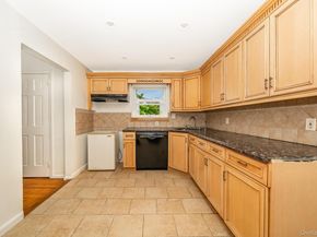880 Washington Street, Baldwin NY 11510
