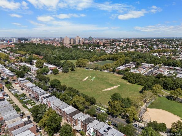 15062 Booth Memorial Avenue, Flushing NY 11355