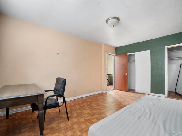 15062 Booth Memorial Avenue, Flushing NY 11355