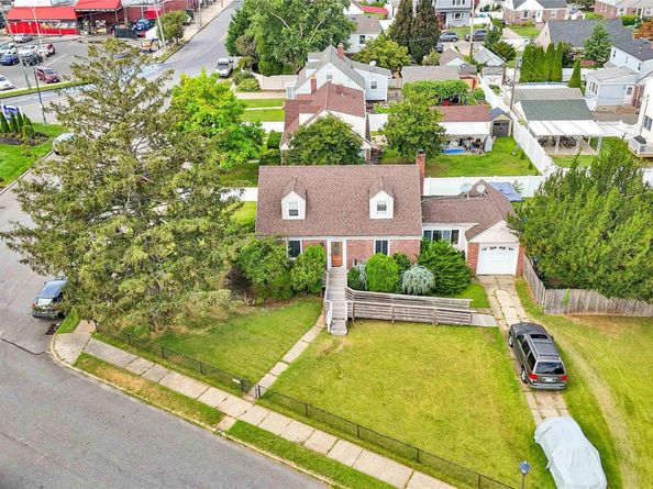 2347 Roosevelt Avenue, East Meadow NY 11554