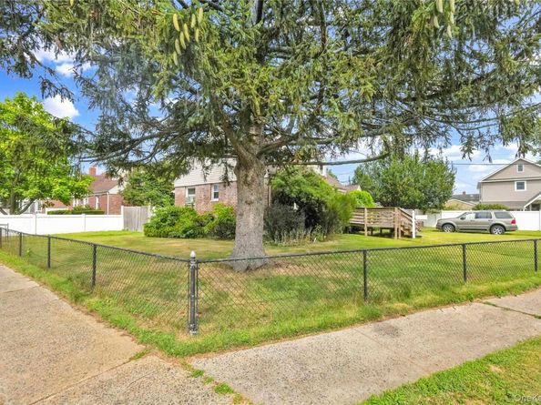 2347 Roosevelt Avenue, East Meadow NY 11554