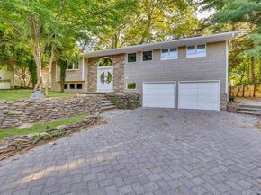 1 Richardson Avenue, Sea Cliff NY 11579
