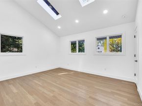 1 Richardson Avenue, Sea Cliff NY 11579