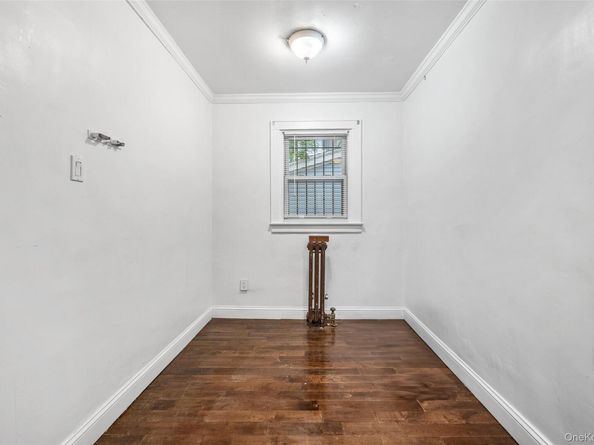 21511 111th Road, Queens Village NY 11429