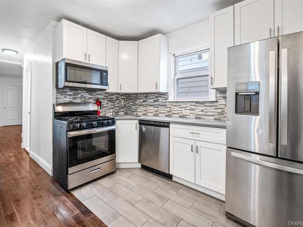 21511 111th Road, Queens Village NY 11429