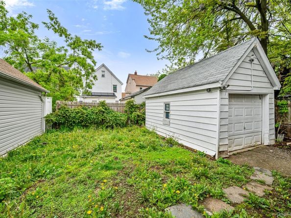 21511 111th Road, Queens Village NY 11429