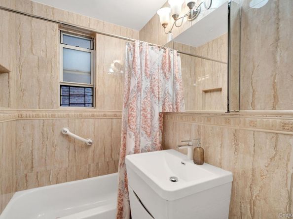 65-74 Saunders Street 1D, Rego Park NY 11374