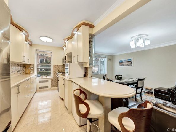 65-74 Saunders Street 1D, Rego Park NY 11374