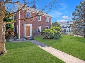 16 Avenue A, Port Washington NY 11050